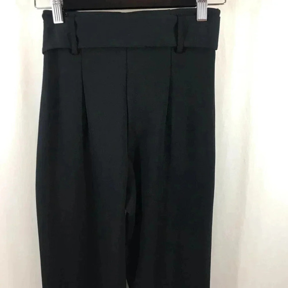 Leith Belted Tapered Ankle Pants in Black - Picture 9 of 10